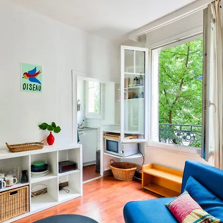 Apartment Charmant Studio Proche De La Tour Eiffel Paris